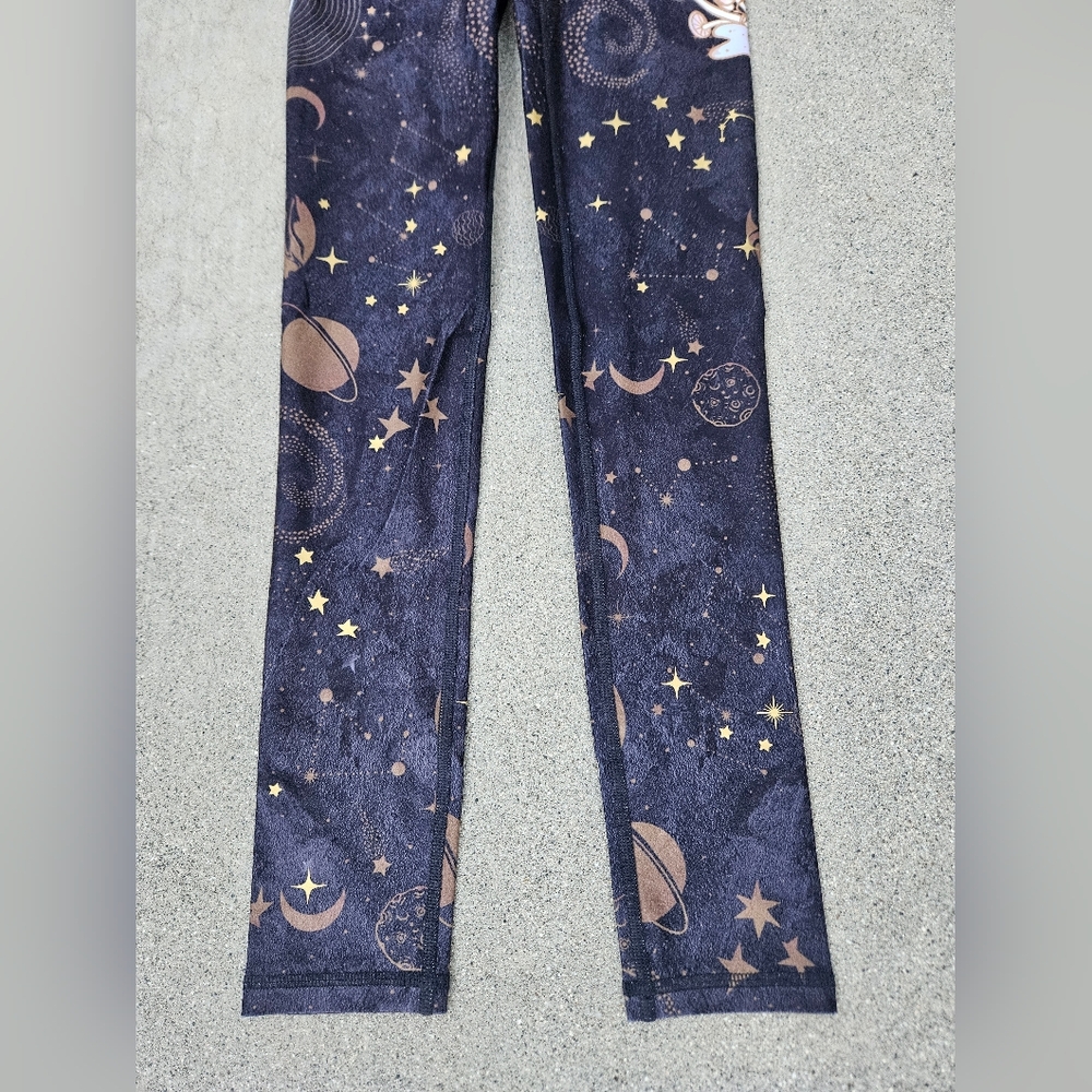 NWT NIYAMA SOL SHROOM GALAXY LEGGINGS, GOLD FOIL, GALAXY, CELESTIAL, STARS SMALL - Picture 4 of 10